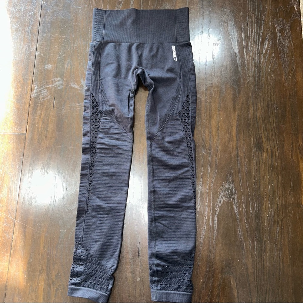 Black Gymshark leggings a